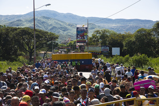 Venezuelans cross the Puente Internacional Simón Bolívar, the most traversed border point connecting Venezuela and Colombia in the Department of Norte de Santander. Approximately 50,000 Venezuelans cross into Colombia through the three official border crossings in this department every day. 

While most just come for the day, between 3,000 and 5,000 Venezuelans stay in Colombia or continue onwards to other countries.   The International Organization for Migration (IOM) provides them with shelter, food, transportation, information on access to documentation, health care and protection on their journeys throughout the region.
