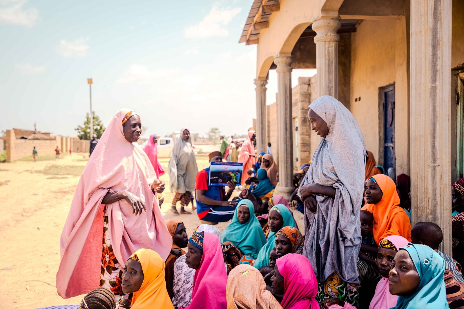 In Katsina State, Northwest Nigeria, the rise in banditry and insecurity has caused widespread displacement of individuals and households. As part of its peacebuilding and social cohesion efforts, the International Organization for Migration (IOM) is providing essential mental health and psychosocial support to conflict-affected communities, focusing on survivors of kidnappings and other traumatic events.