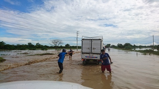 The heavy rains that began in January 2017 have caused severe flooding in communities and urban areas across Peru with several locations devastated by mudslides and falling rocks. This has left 124,000 people affected and 97 fatalities to date, according to the Government.
