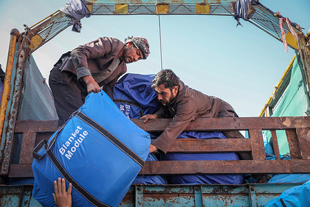 Hundreds of people were killed following a devastating earthquake in Paktika, southeastern Afghanistan. Many families are now displaced after their homes were destroyed. IOM’s humanitarian assistance teams are on the ground, with communities to assess damages, help those affected and respond to their urgent needs.