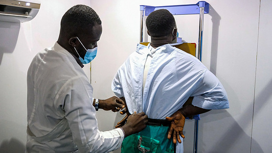 The IOM Migration Health Assessment Centre (MHAC) in Accra, Ghana, provides services to refugees and migrants helping with their resettlement process, as well as tuberculosis assessments for those migrants planning to travel.