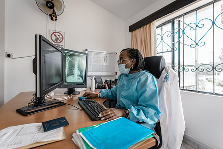 IOM Kenya’s Migrant Health Assessment Centre (MHAC) provides health screenings for migrants about to migrate abroad. This is to help satisfy their Visa requirements for several countries including Australia, Canada, New Zealand, the United Kingdom and the United States.