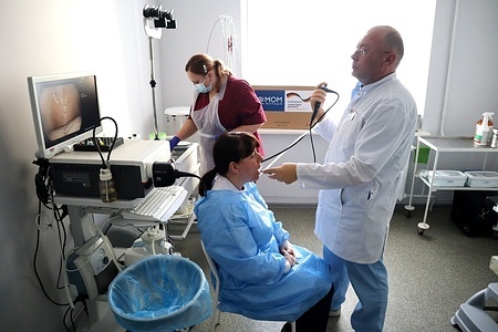 Every 7th resident of western Ukraine has insufficient access to health services. IOM supports local medical facilities during this difficult time. IOM provided a new bronchoscope to better identify the lungs and bronchi diseases to Lviv Regional Hospital.