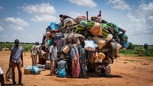 A truck carrying the personal belongings of displaced persons from Sudan. Photo: IOM Read more: https://storyteller.iom.int/stories/state-uncertainty-chadian-returnees-sudan-face-difficult-choices